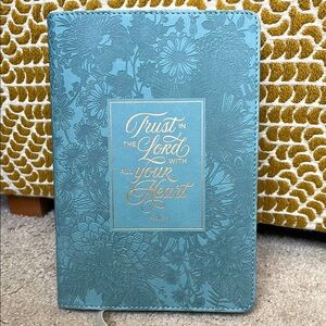 ✨NWT Proverbs 3:5 Faux Leather Journal💚